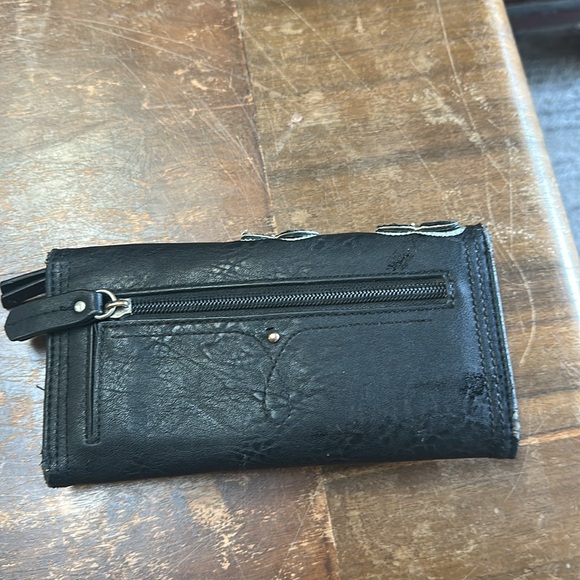 Miss Me Cross Black Wallet - Picture 3 of 5